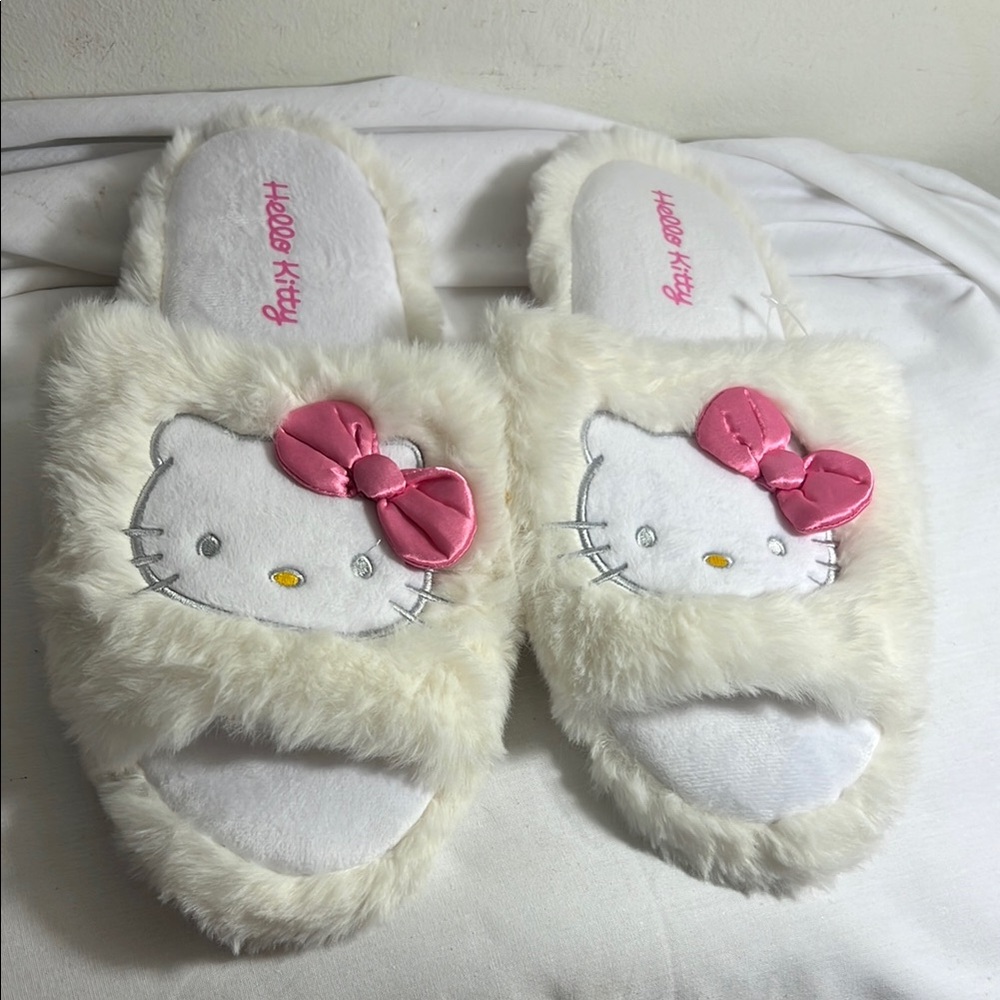 NEW Hello Kitty Women's Cozy Slide Slippers Size 9/10